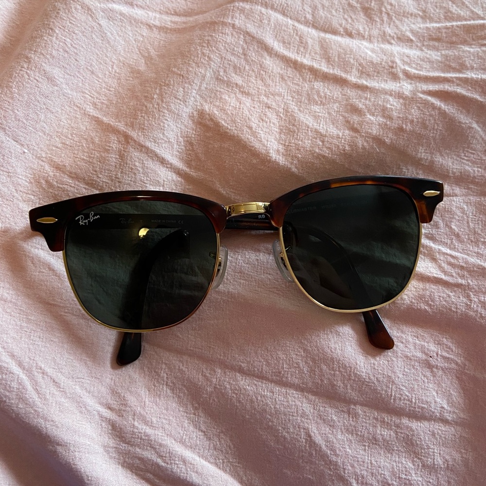 Authentic Ray Ban Sunglasses Clubmaster in tortoise shell